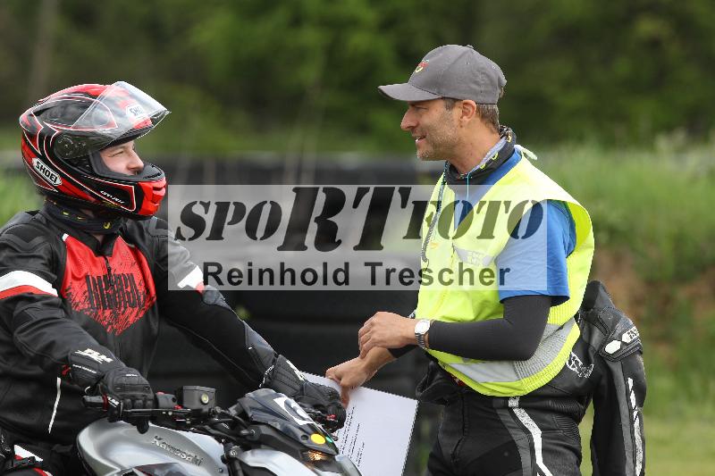 /Archiv-2025/10 23.04.2025 Cornu Master School ADR/rot-rouge/6